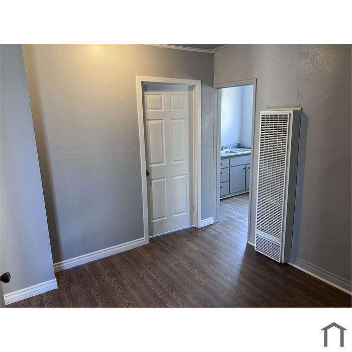 226 W F St