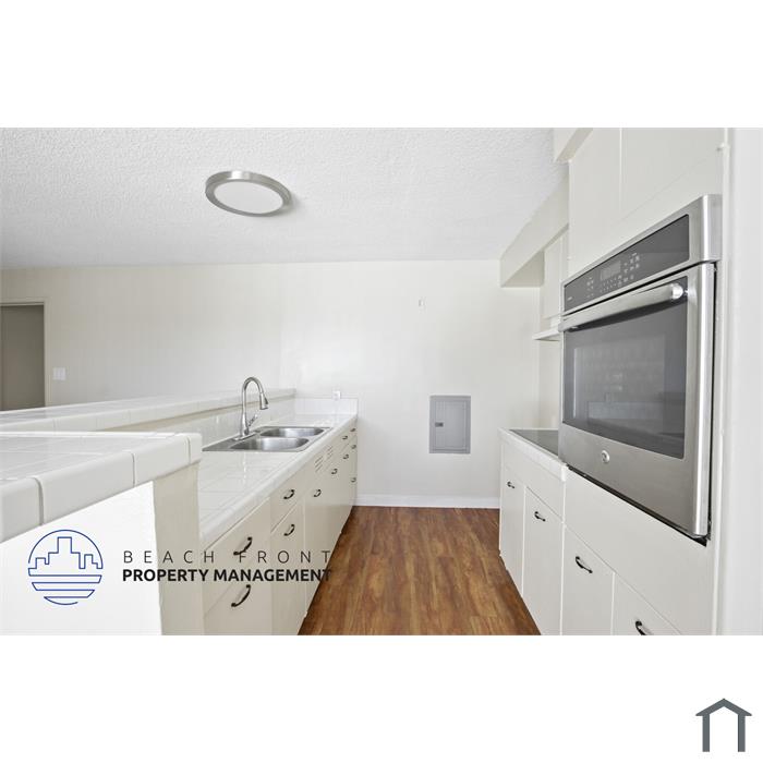 909 N. Wilmington Blvd.