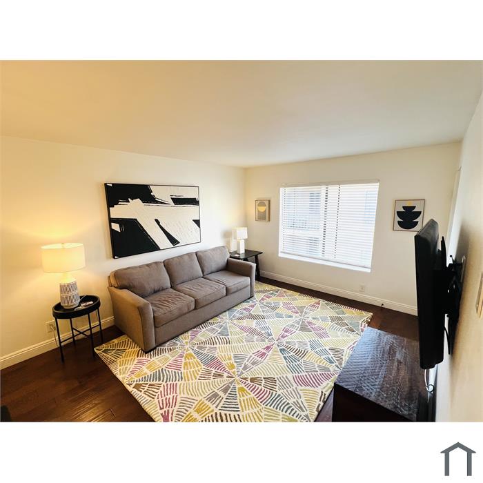 225 W 6th St