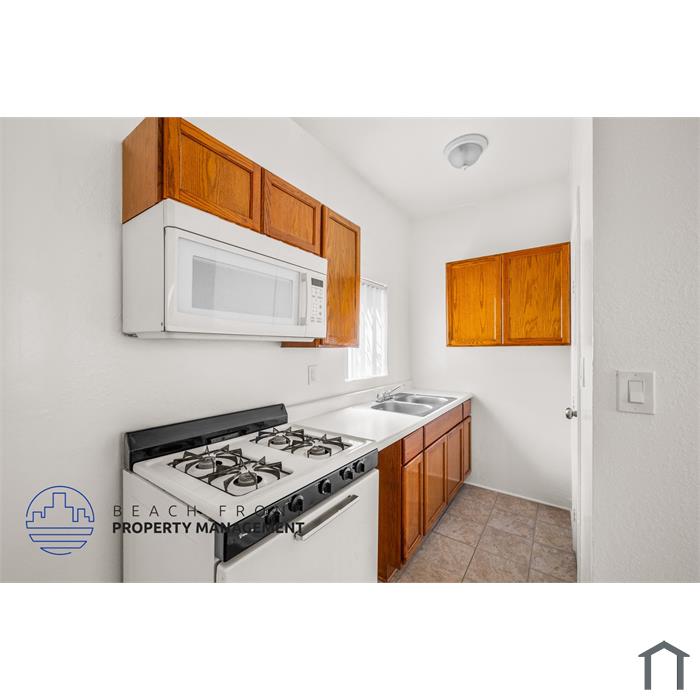 1935 Myrtle Ave.