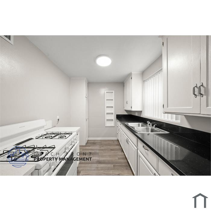 2070-2080 Magnolia Ave.