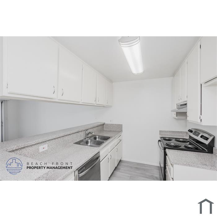 3415 Linden Ave.