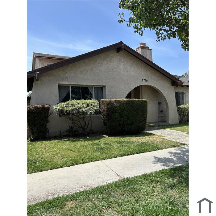 2750 E De Soto St