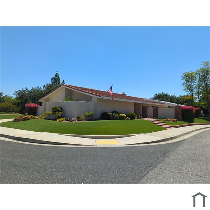 4304 Park Corona