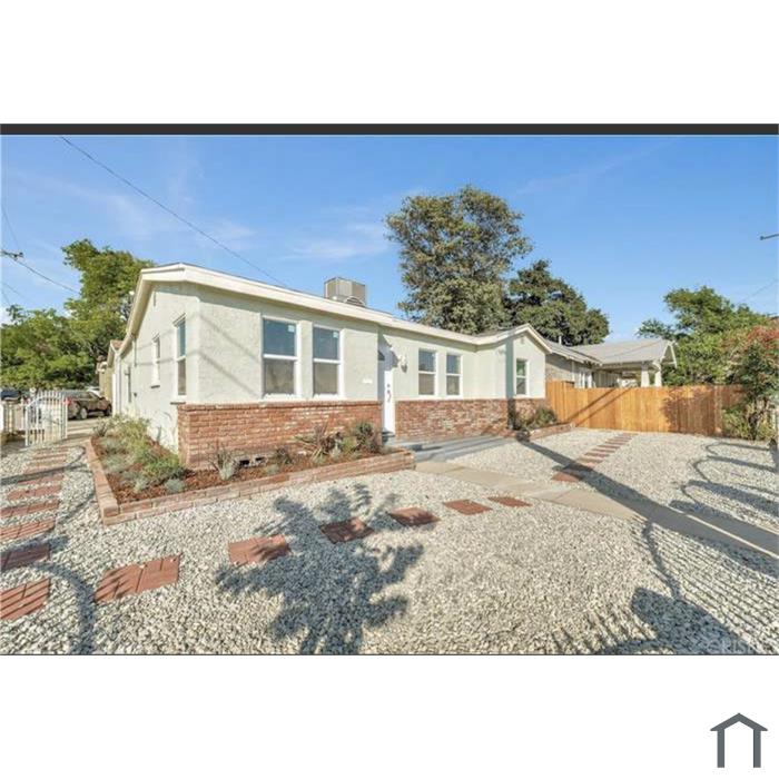 1229 Glenoaks Blvd