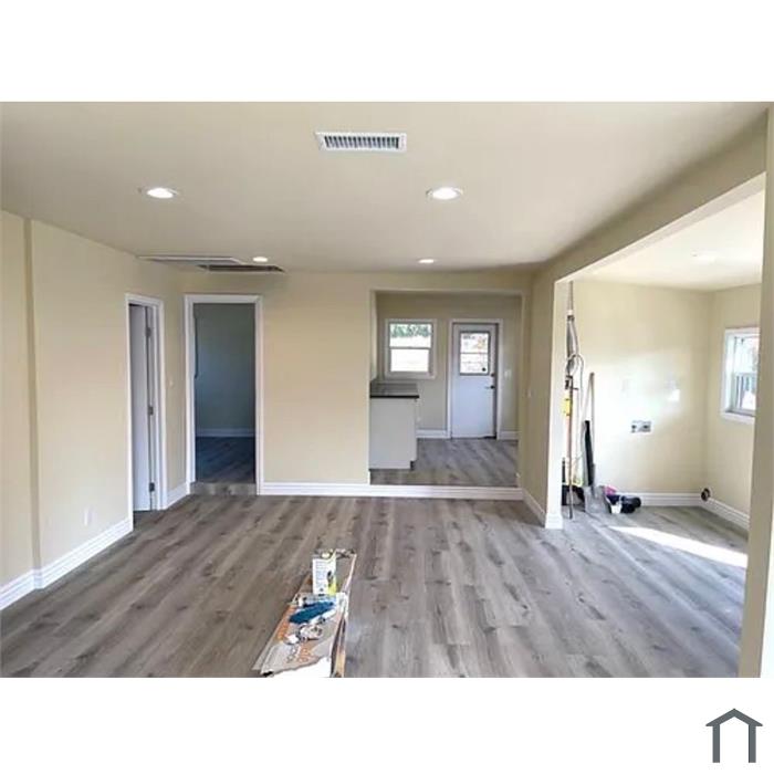 2825 Los Feliz Dr