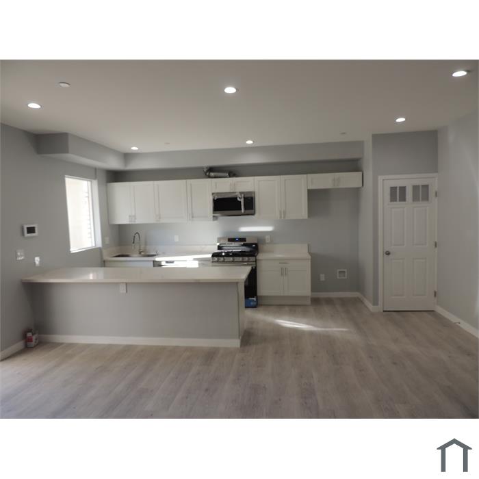 22735 Del Valle St