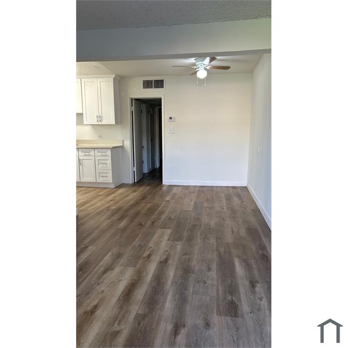 9339 Sylmar Ave