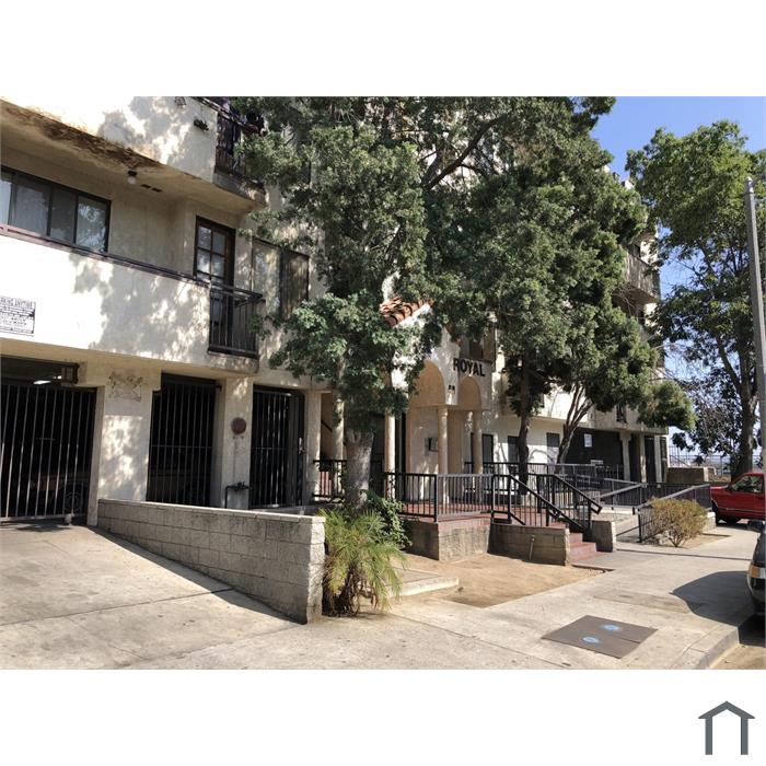 8416 Cedros Ave