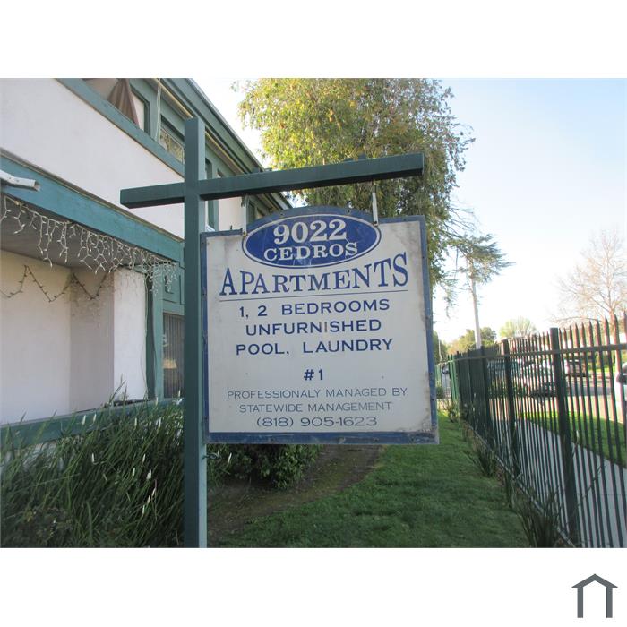9022 Cedros Ave