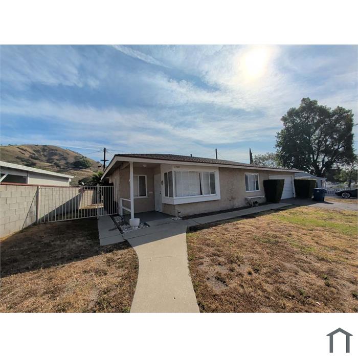 7758 N Glenoaks Blvd