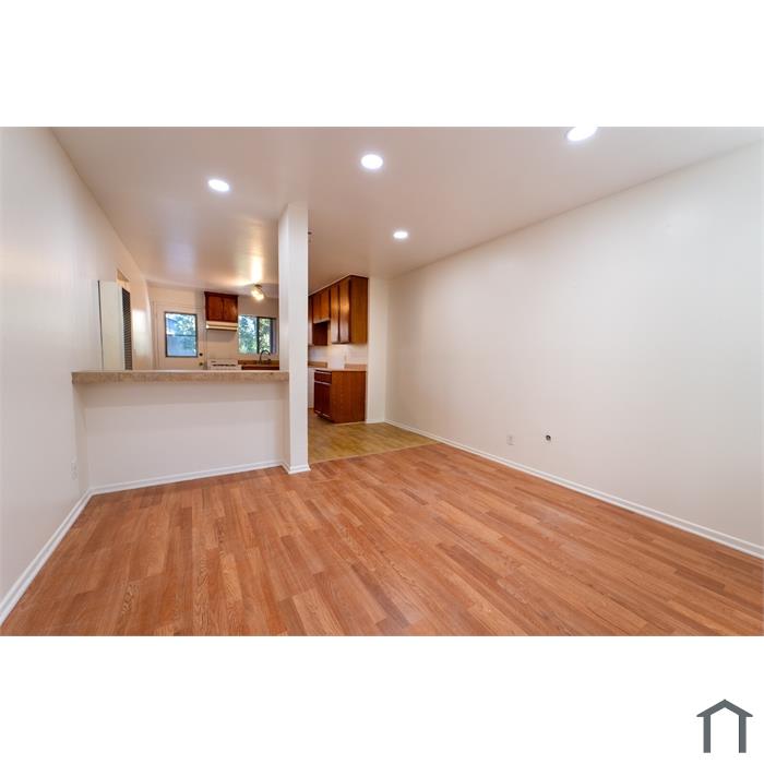 11311 1/4 Miranda St