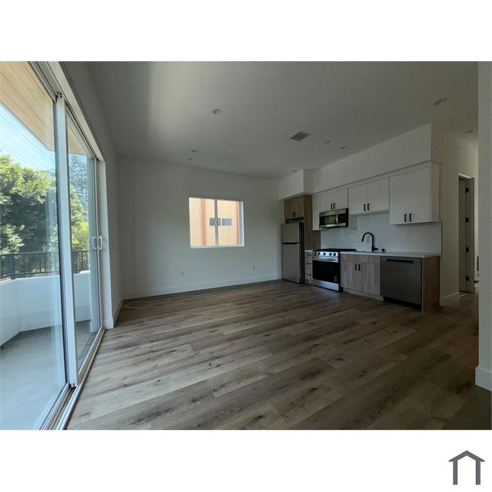 5044 Laurel Canyon Blvd