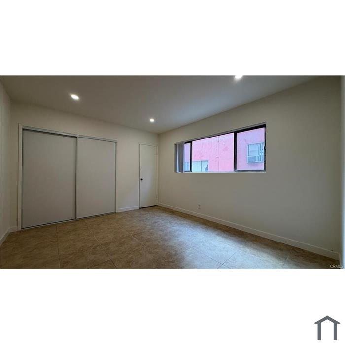 874 W El Repetto Dr