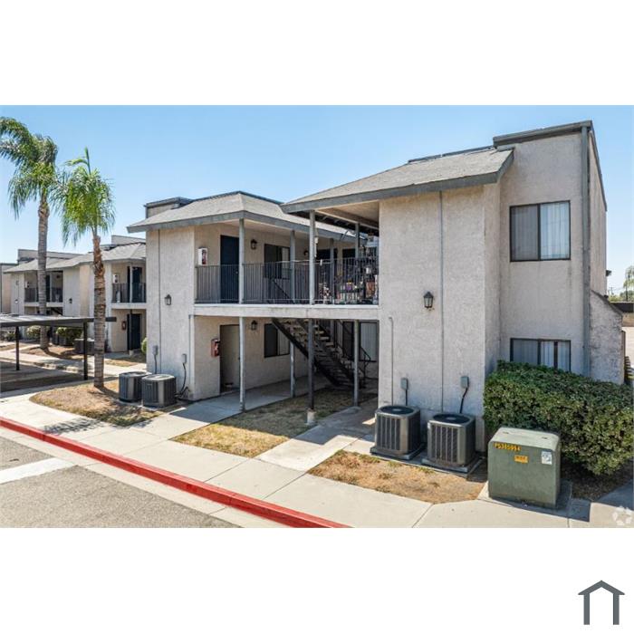 601 North East End Ave