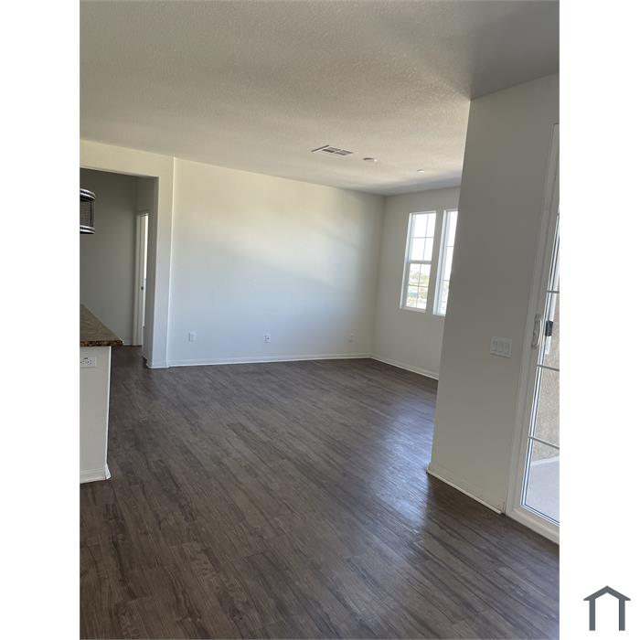 1541 El Prado St