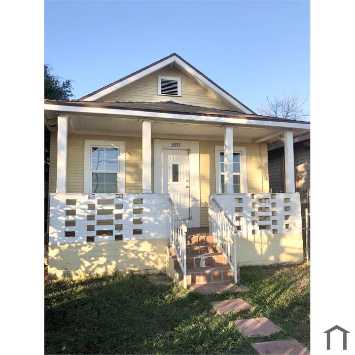 3052 Main St