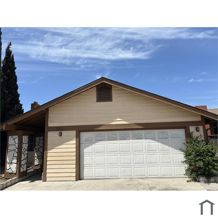 686 Carefree Dr
