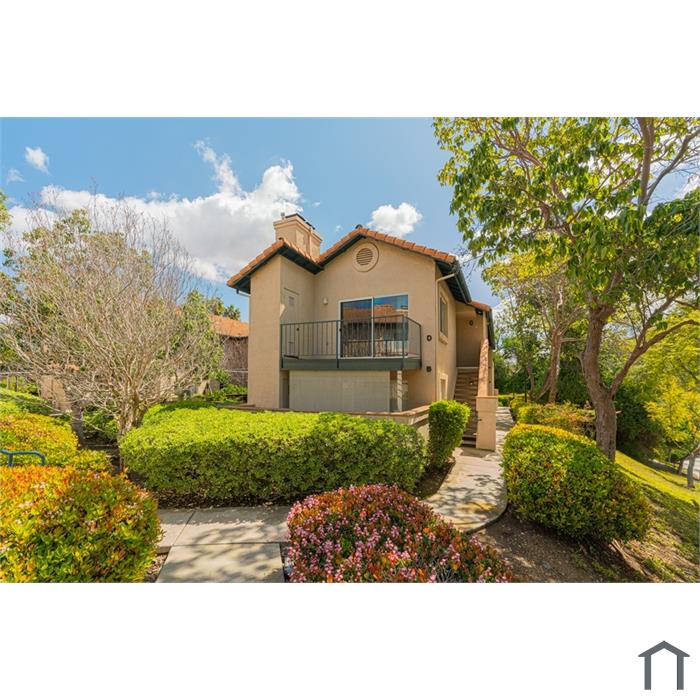 11313 Avenida de los Lobos