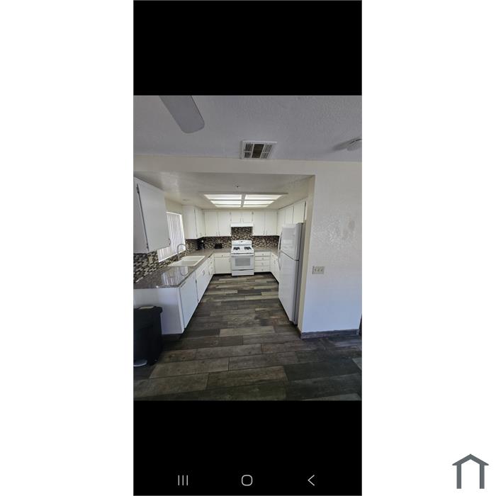 13595 Sarita Dr