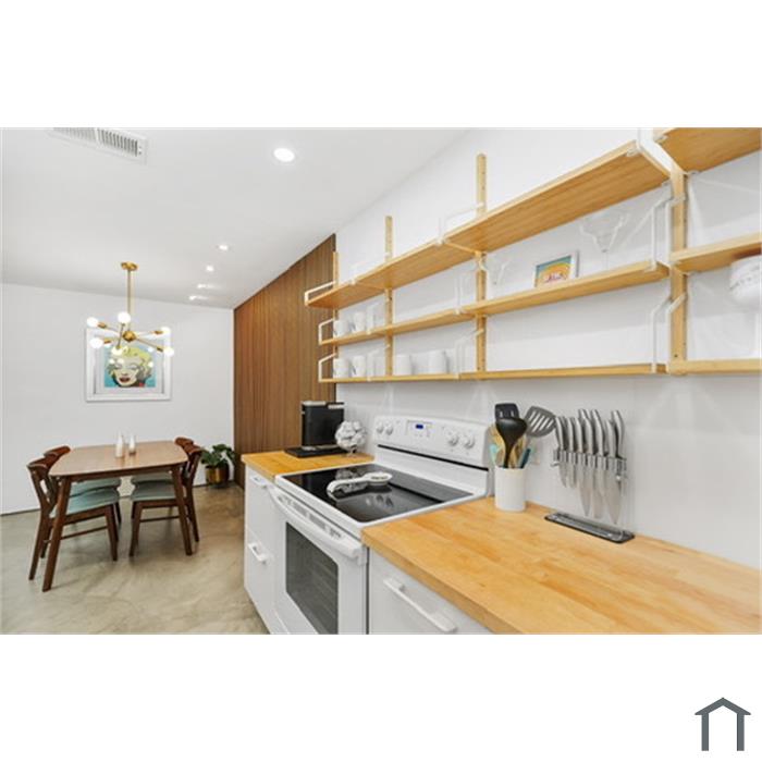 2825 N Los Felices Rd