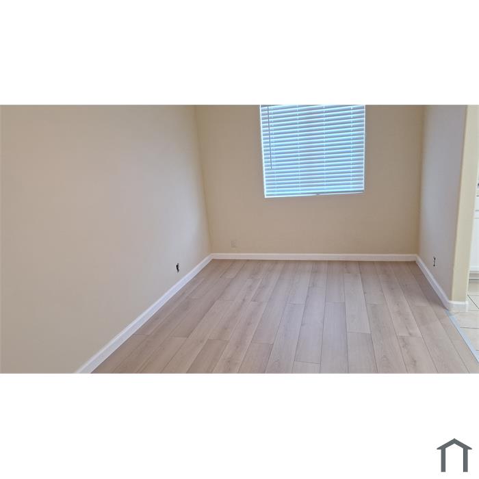 587 W Avenida Cerca