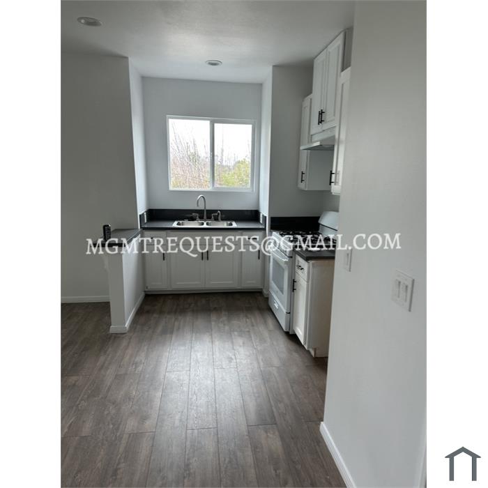 555 N La Cadena Dr