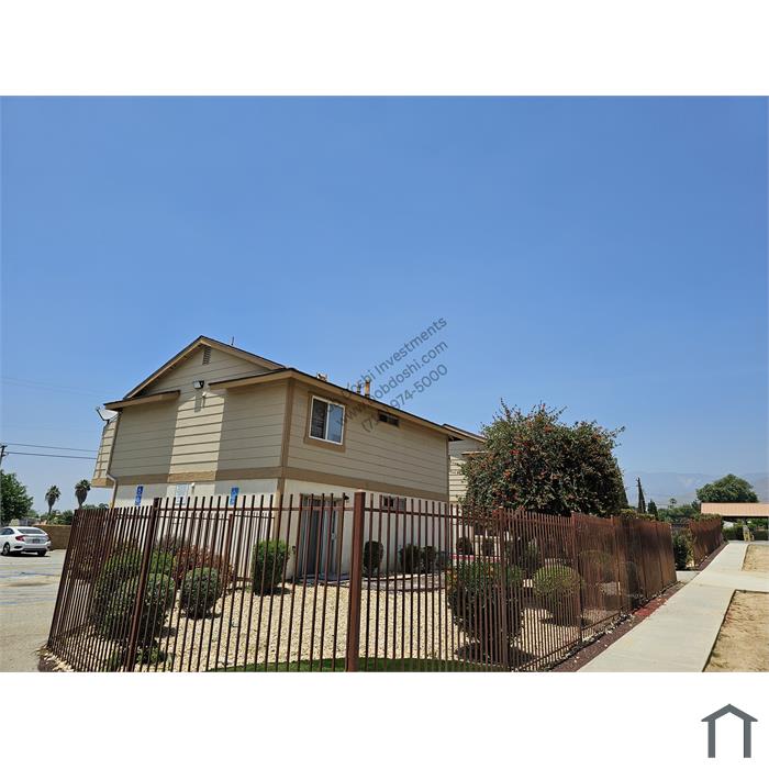 218 W Olive Ave