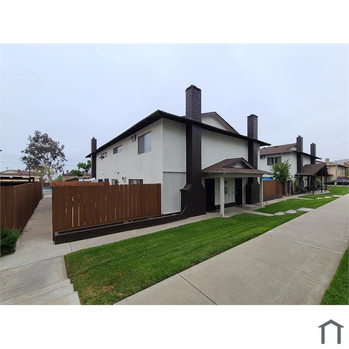 2989 Canyon Crest Dr