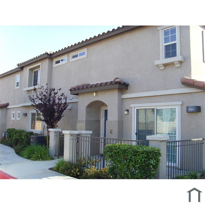 3 Bedroom Townhouse 25816 Iris Ave in Moreno Valley, CA