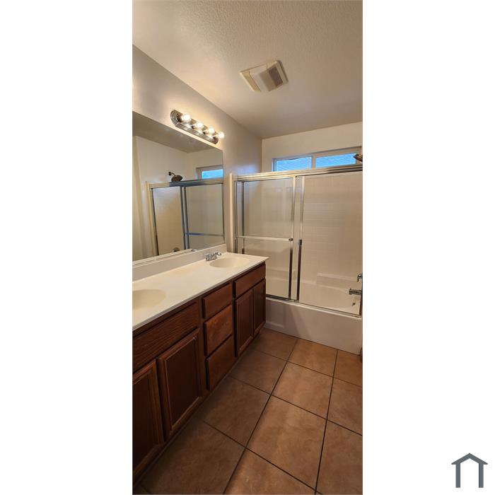 3 Bedroom Townhouse 25816 Iris Ave in Moreno Valley, CA