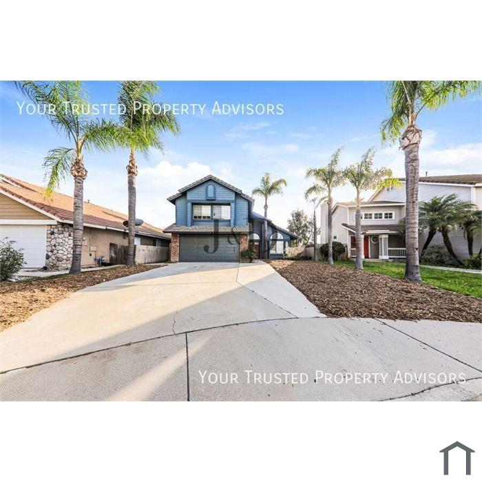 Stylish 3-Bedroom Home in a Cul-De-Sac with Pool in Murrieta