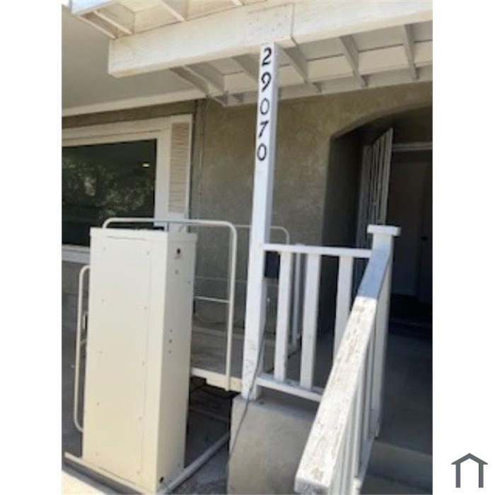 29070 Avenida de las Flores