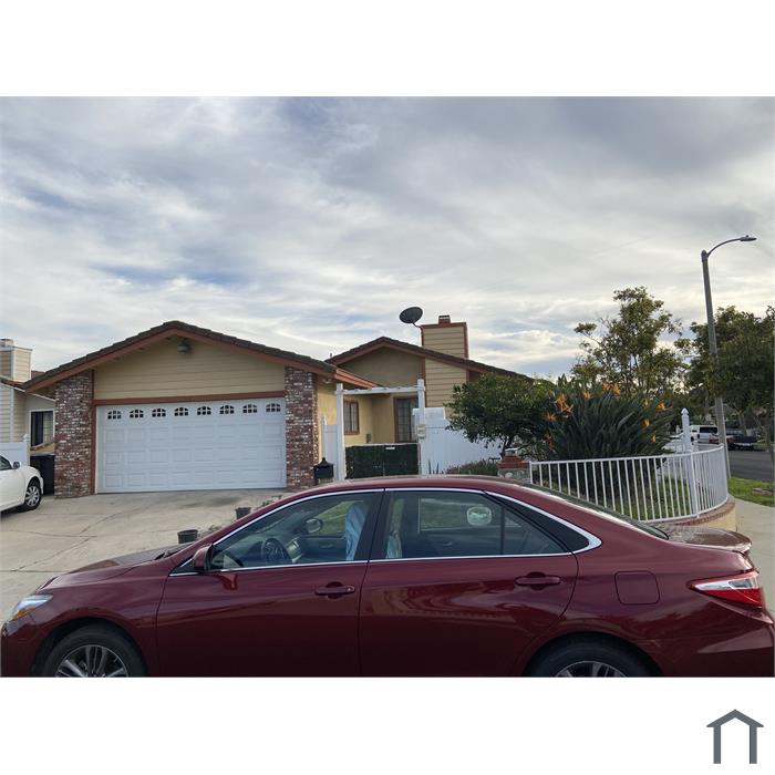 602 E Borchard Ave