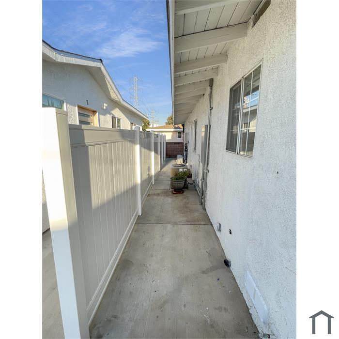 1237 W Laster Ave