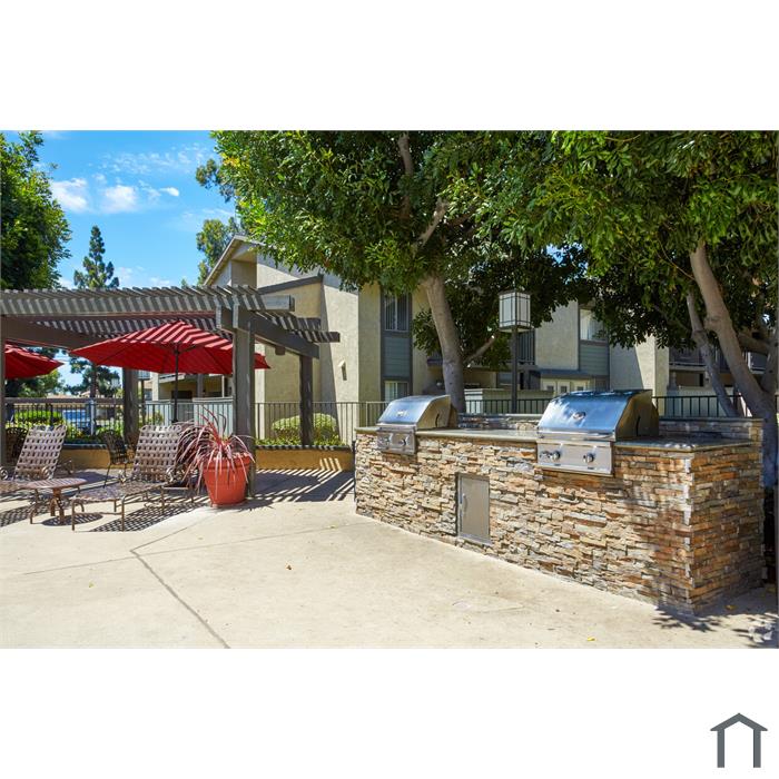 401 W Orangewood Ave