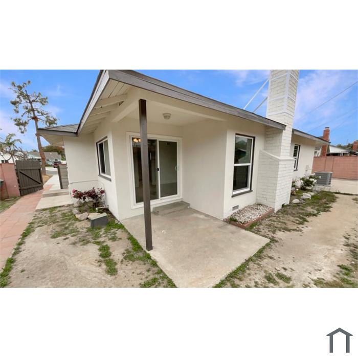 1320 E Kenwood Ave
