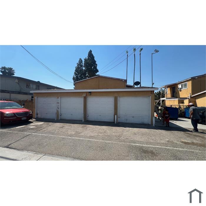 401 W Valencia Dr