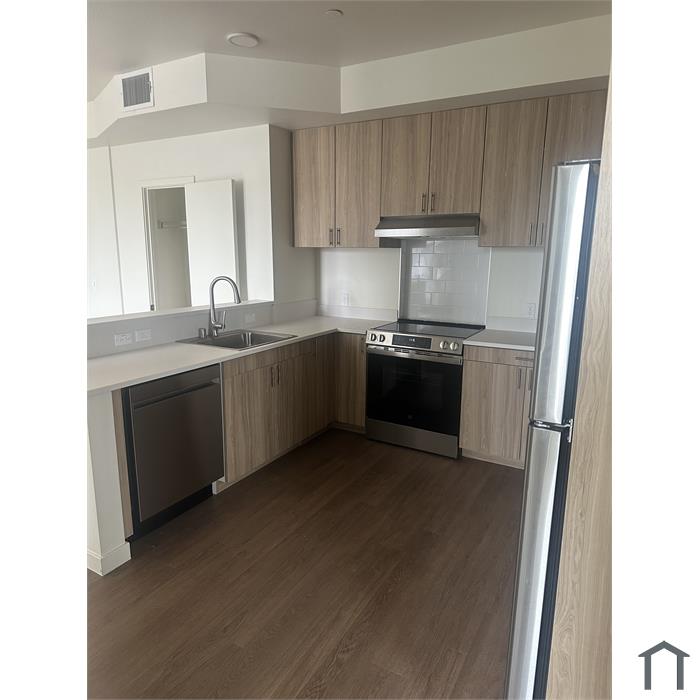 Pointe Common Apartments 