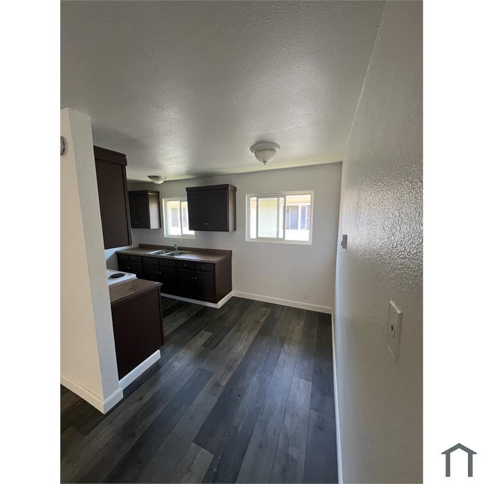 420 E Pleasant Valley Rd