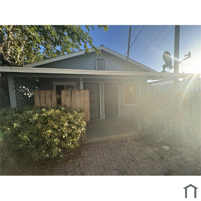 422 San Emidio St