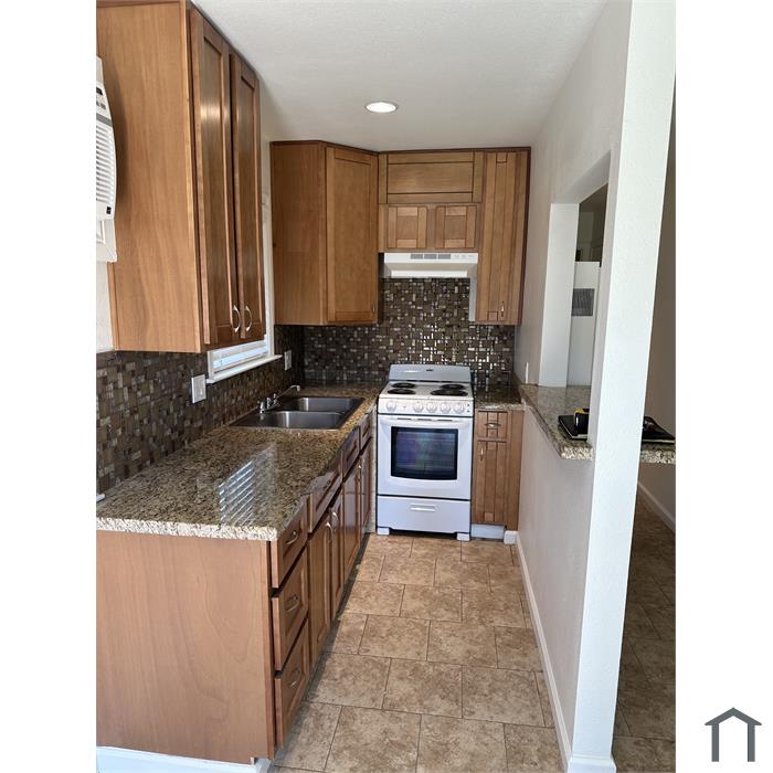 539 E Kaweah Ave
