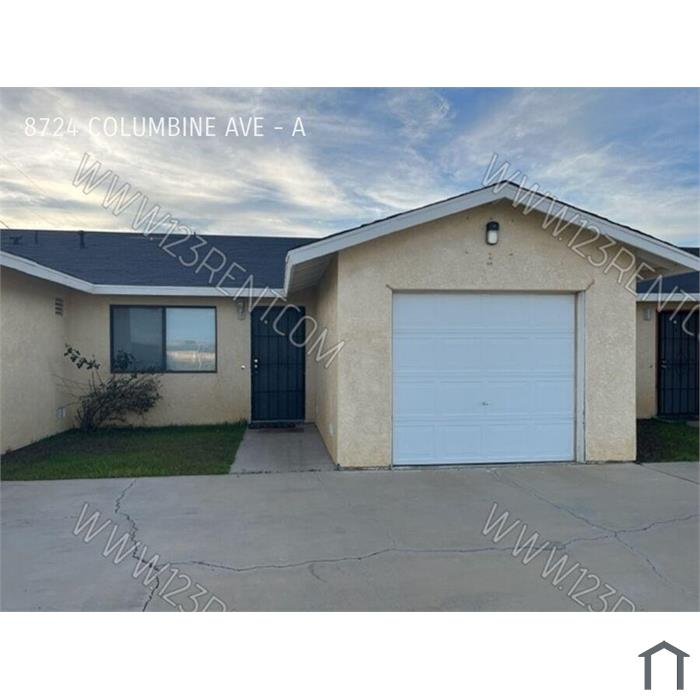 2BD/1BTH ONE STORY ROW HOUSE