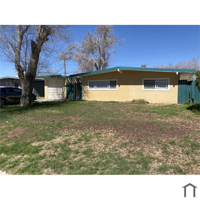 1121 W Avenue J12