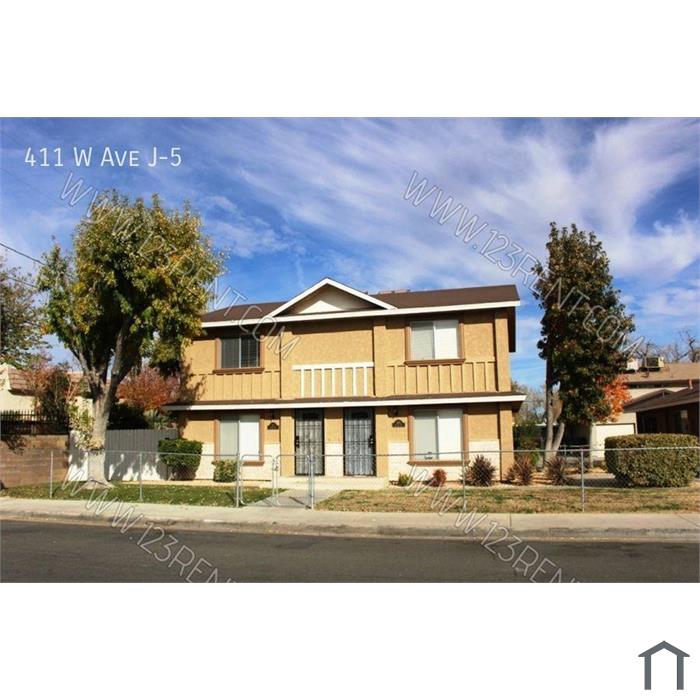 2BD/1.5BTH TOWNHOUSE WEST LANCASTER