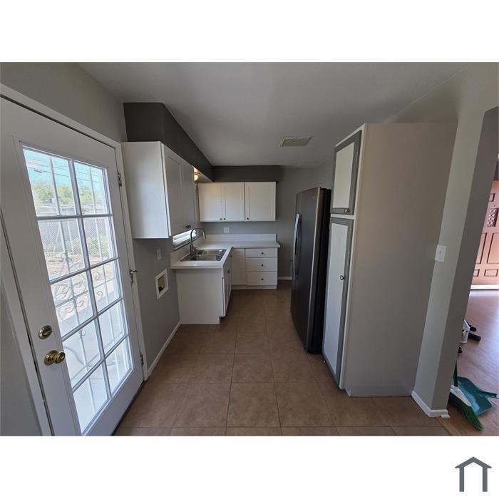 1203 W Milling St