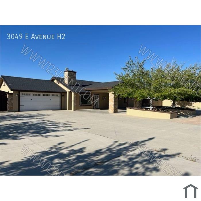 3BD/2BTH EAST LANCASTER RANCH STYLE HOME