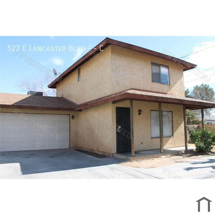 2BD/ 1.5 BATH TOWNHOUSE EAST LANCASTER