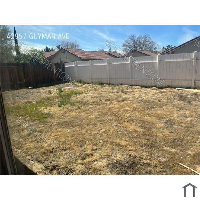 3BD/ 2BTH SINGLE STORY FAMILY HOME LANCASTER WEST