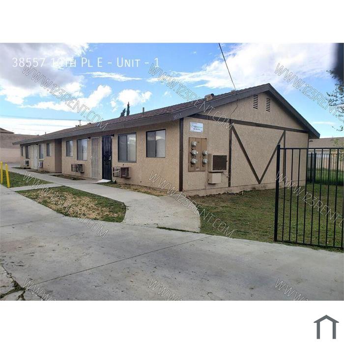 1BD/ 1BTH 1ST FLOOR APT EAST PALMDALE
